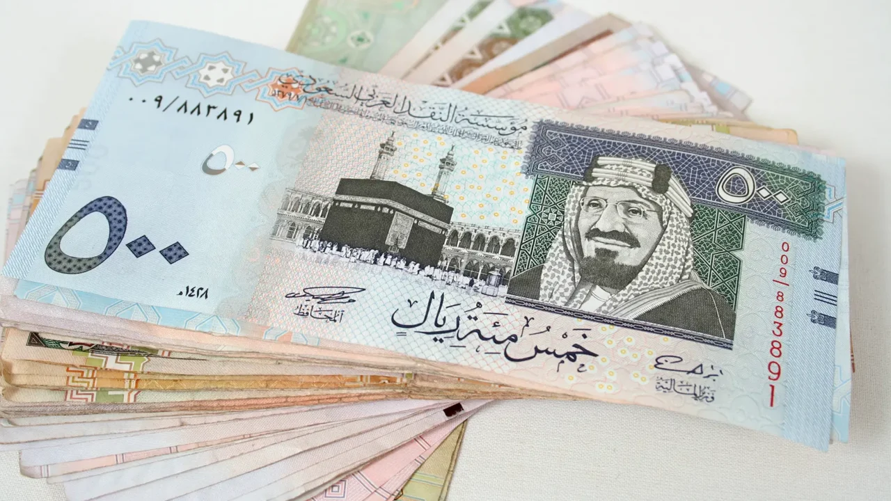 سعر الريال السعودي اليوم الإثنين 15/9/2025 في البنوك المصرية والسوق السوداء